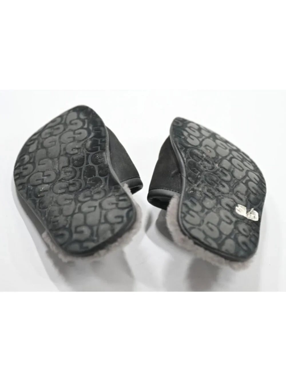 UGG Scuff Slip-On Slippers 1108192 in Black